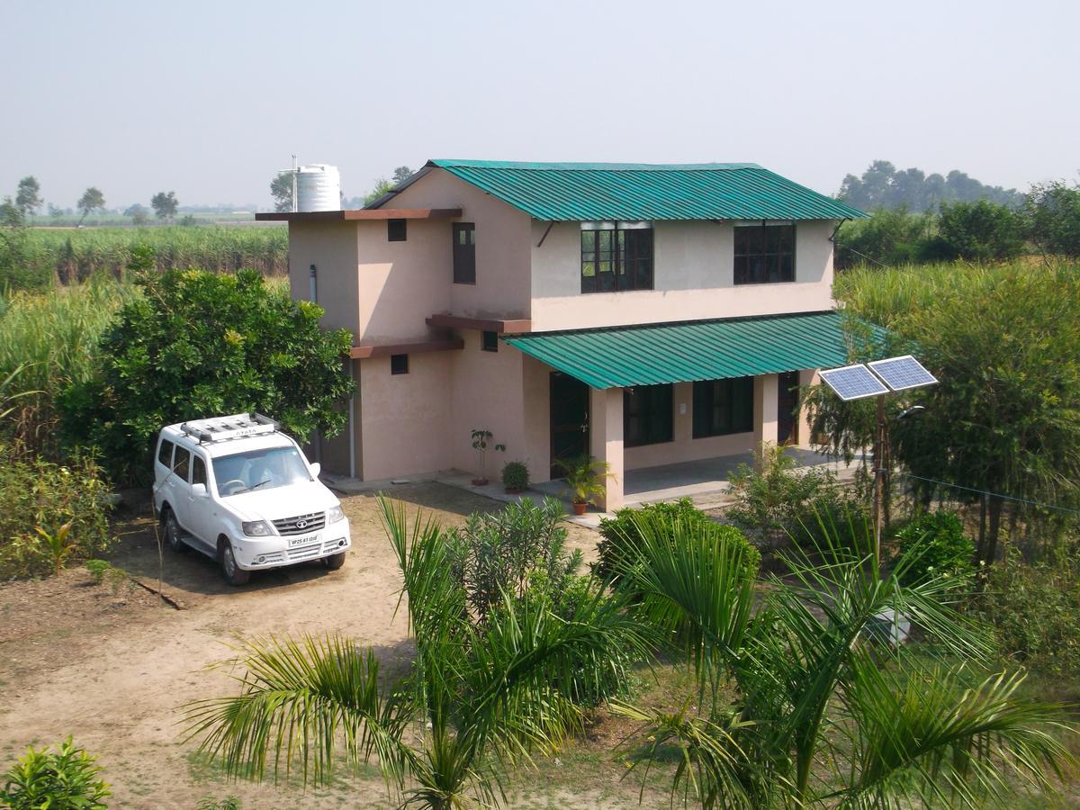 V Resorts Dudhwa Wilderness Camp Lakhimpur Exteriör bild