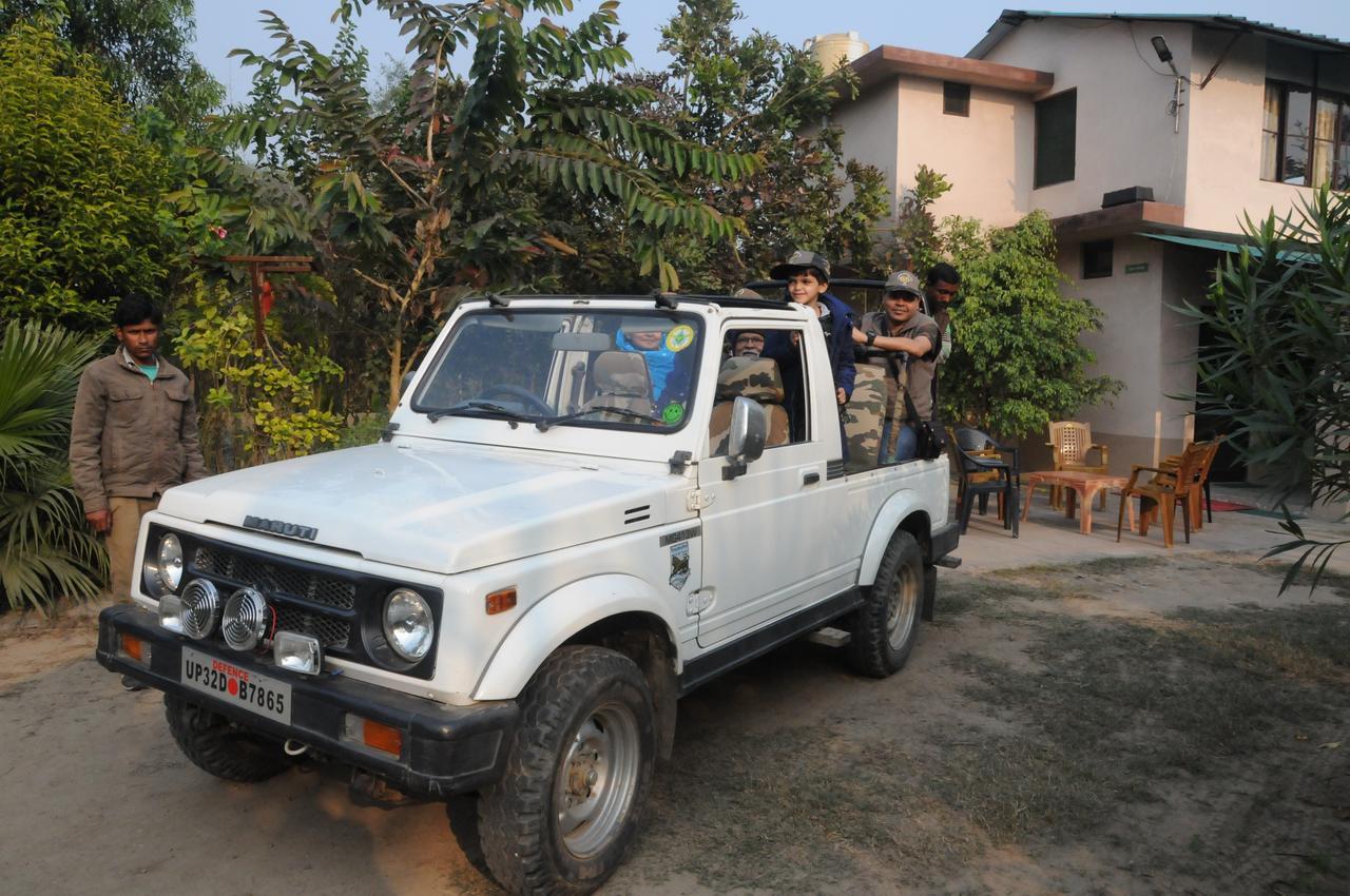 V Resorts Dudhwa Wilderness Camp Lakhimpur Exteriör bild