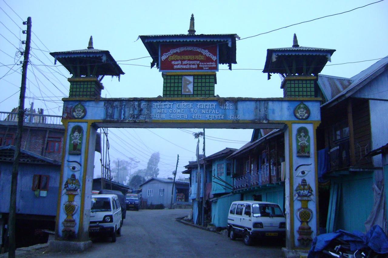 V Resorts Dudhwa Wilderness Camp Lakhimpur Exteriör bild